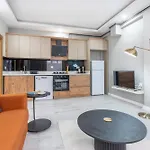 Highland Maxi Homes Modern Center 아파트 *